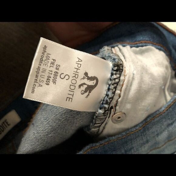 Aphrodite distressed bermuda shorts  - Picture 9 of 10